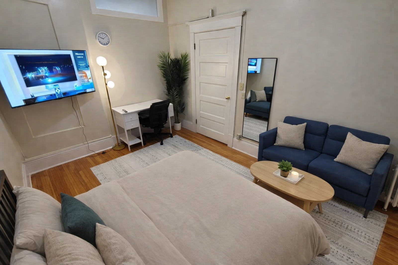 Deluxe Plus suite living area