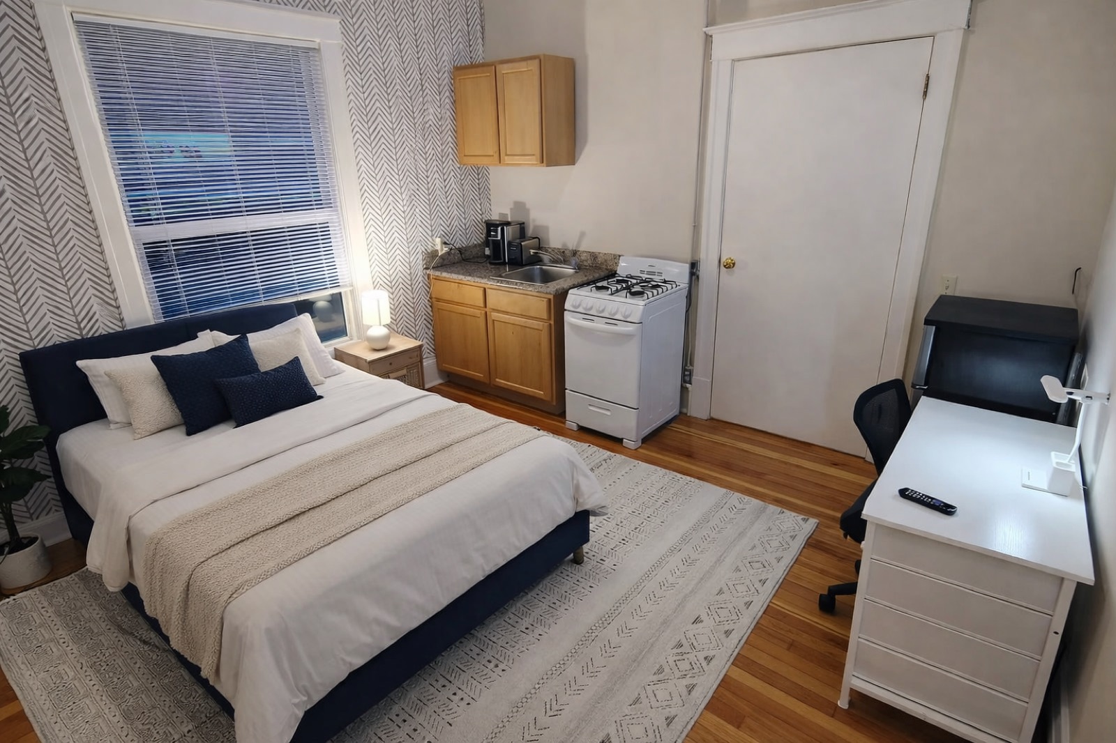 Studio Jr suite with kitchenette